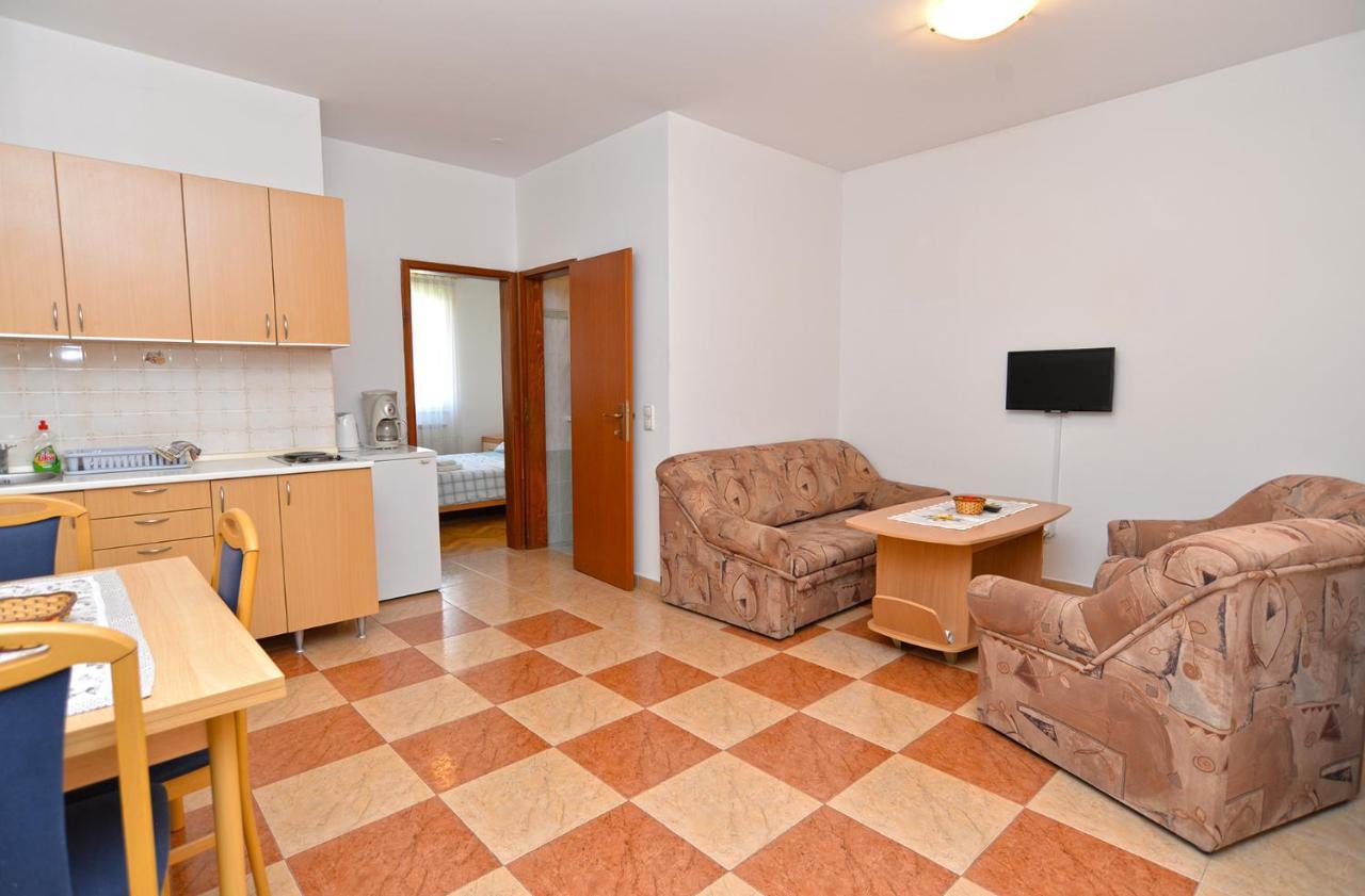 Martin 2224 Apartament *